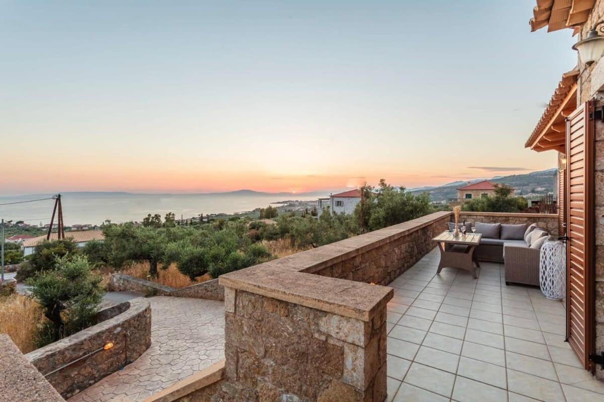 Mani Panoramic Seaviews - Luxury Summer Haven Lévktron Exterior foto